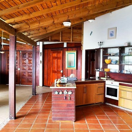 Wild Paradise: Villa Vue Mer Piscine A Debordement Le Moule Exterior photo